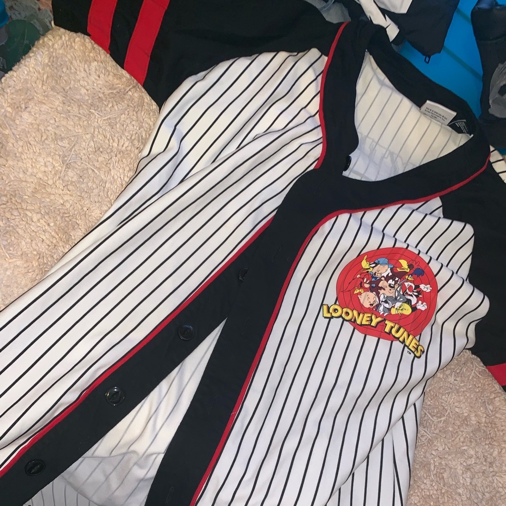 Looney tunes button up jersey